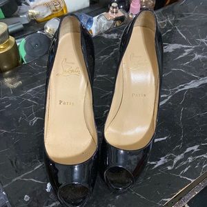Christian louboutin SO KATE stilettos. size 38.5 black. cute red bottom heels
